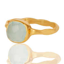 Anillo de plata con aqua calcedonia