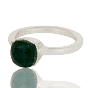 Anillo de plata con jade verde