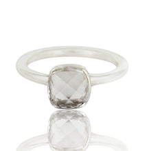 Anillo de plata con cuarzo