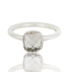 Anillo de plata con cuarzo
