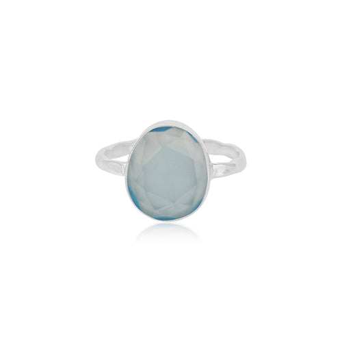 Anillo de plata con aqua calcedonia