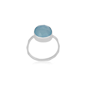 Anillo de plata con aqua calcedonia