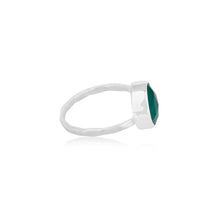 Anillo de plata con ónix verde