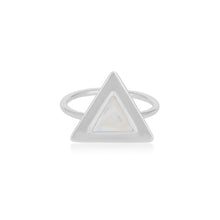 Anillo de plata con piedra de la luna arcoíris
