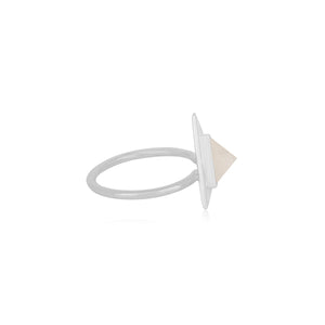 Anillo de plata con piedra de la luna arcoíris
