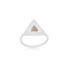 Anillo de plata con piedra de la luna arcoíris