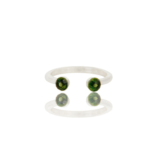 Anillo de plata con peridoto