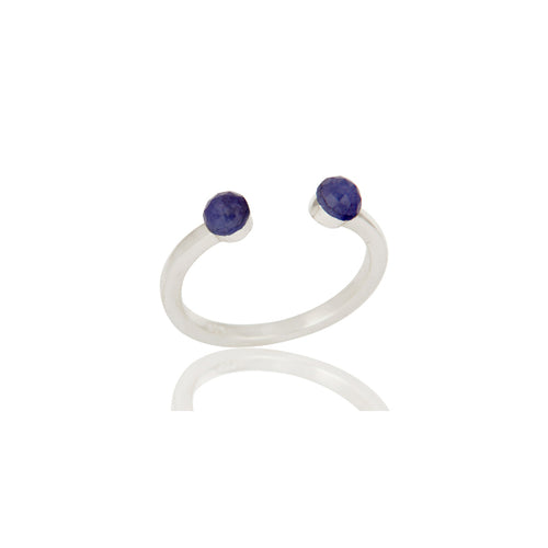 Anillo de plata con zafiro