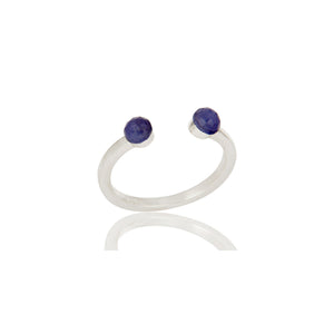 Anillo de plata con zafiro