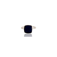 Anillo de plata con zafiro