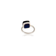 Anillo de plata con zafiro