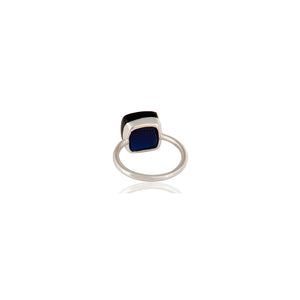 Anillo de plata con zafiro