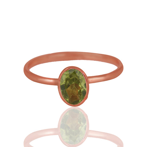 Anillo de plata, bañado en oro con peridoto